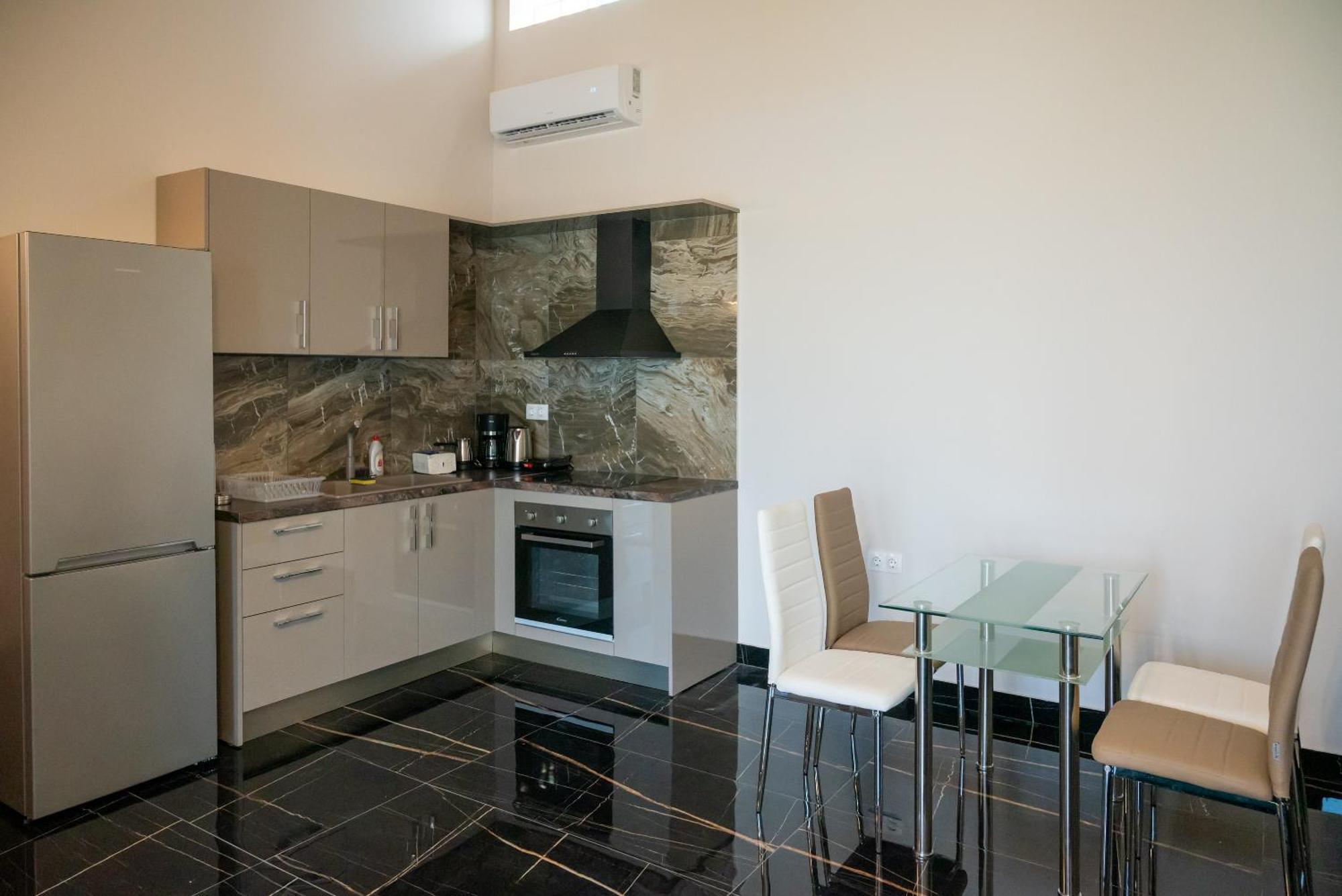 Paradise Apartments Artemida Ngoại thất bức ảnh