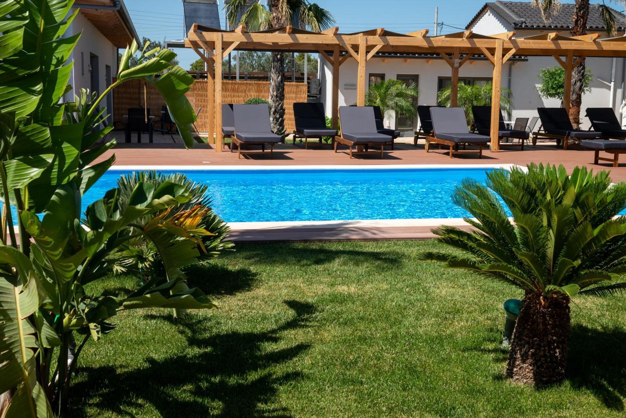 Paradise Apartments Artemida Ngoại thất bức ảnh
